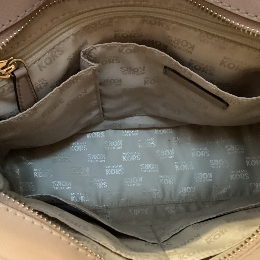 Michael Kors Large Light Pink Messenger/Tote Bag W/COA - Picture 9 of 10